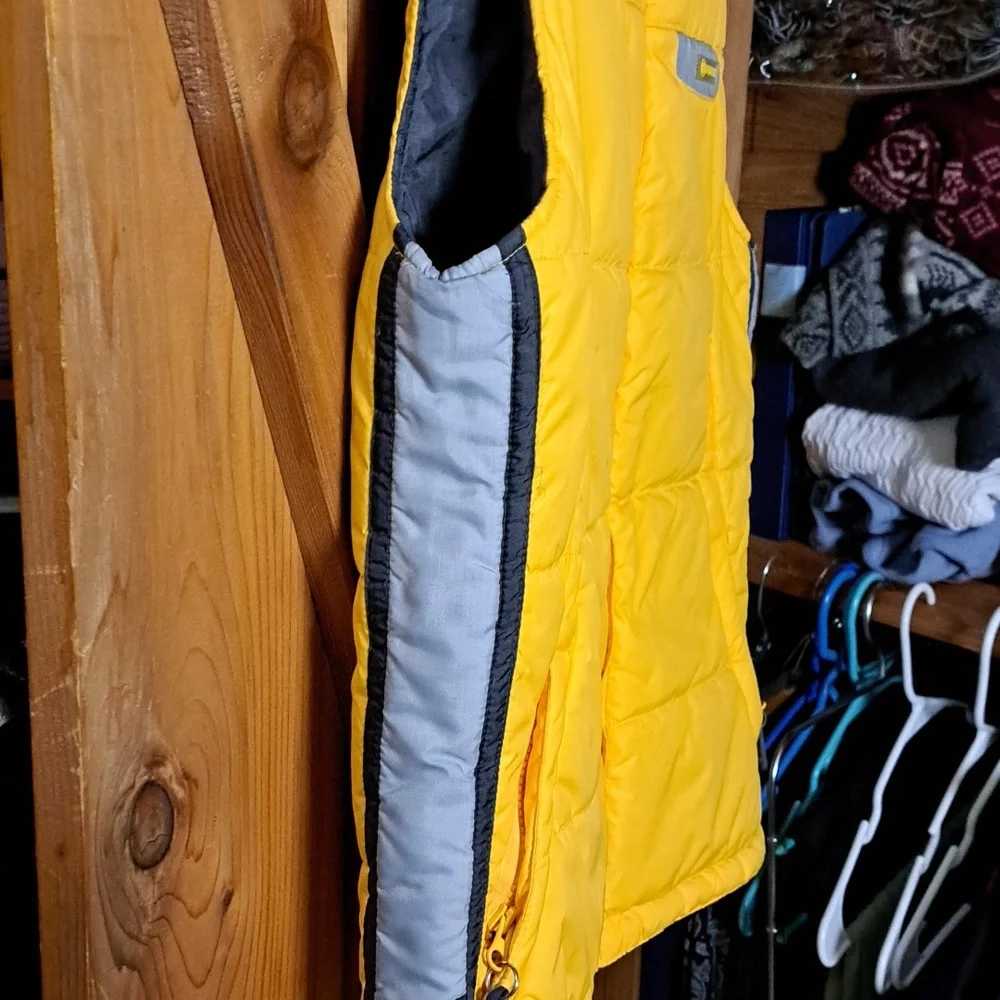 FLASH SALE Tommy Hilfiger puffer vest L - Picture 4 of 7